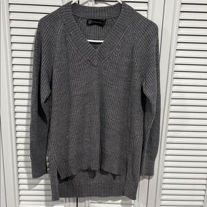 New York & Company Gray V-Neck Sweater